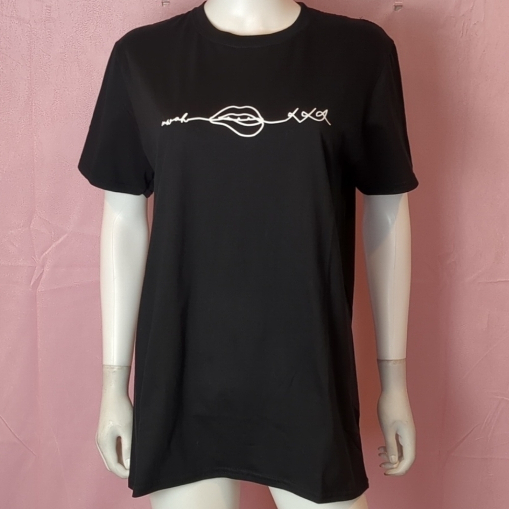 Nasty Gal Baby Girl Short Sleeve Cotton Graphic Tee in Black size Medium